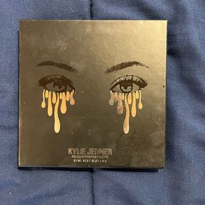 Kylie shades of red eye shadow
